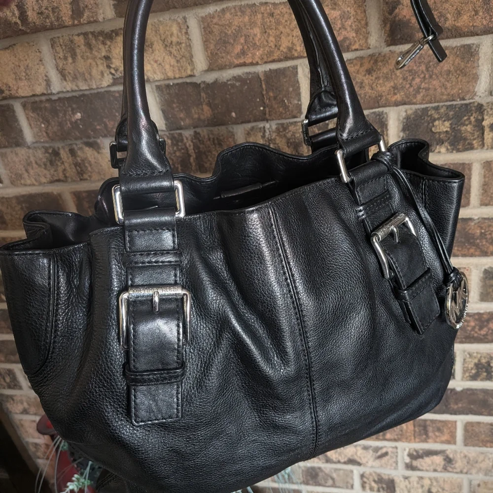 Michael Kors Grayson Black Leather Handbag Silver Hardware - Picture 5 of 16